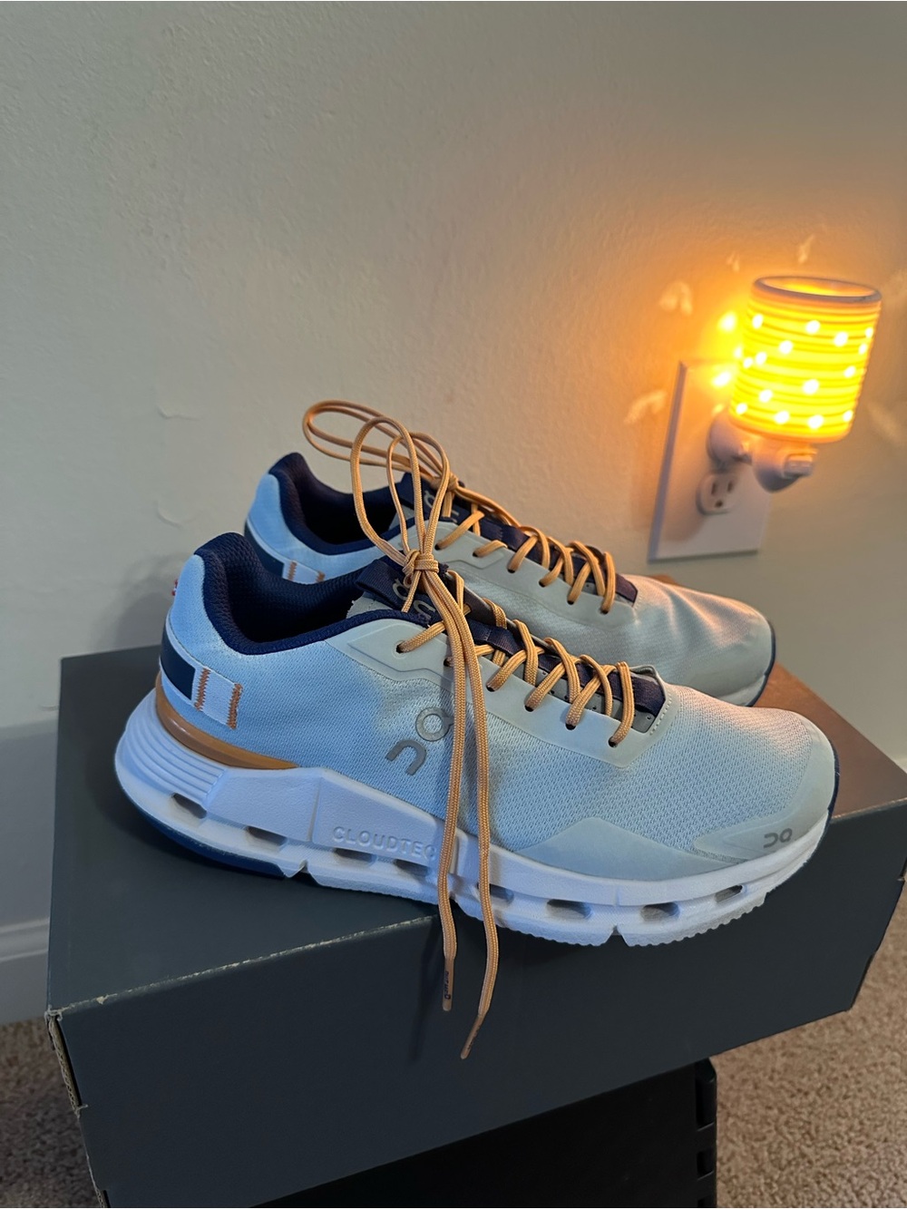 On Cloudnova Form, Women’s Light Blue Athletic Shoes with Tan Laces. Size6.5